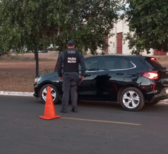 Polícia Militar realiza operação blitz para reforçar a segurança no trânsito em Coxim