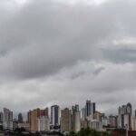 Chuva forte, ventos de até 80 km/h e possibilidade de granizo são previstos para MS nesta segunda